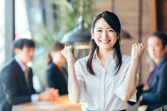 内発的動機づけとは？〜外発的動機づけとの違い・社員のやる気を育てる人材育成の基礎知識